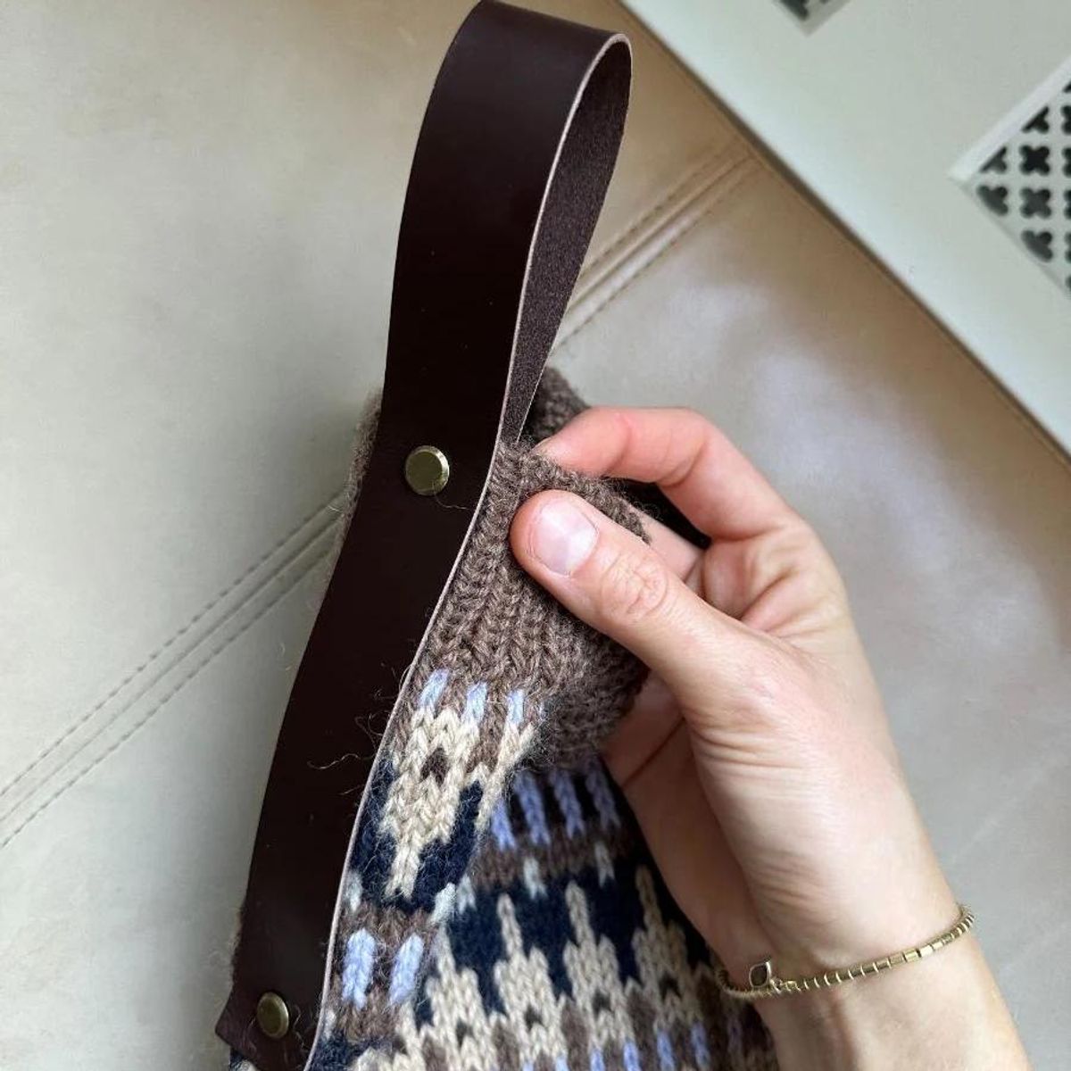 Lærstroppe til julestrømpe-mørkebrun- PetiteKnit