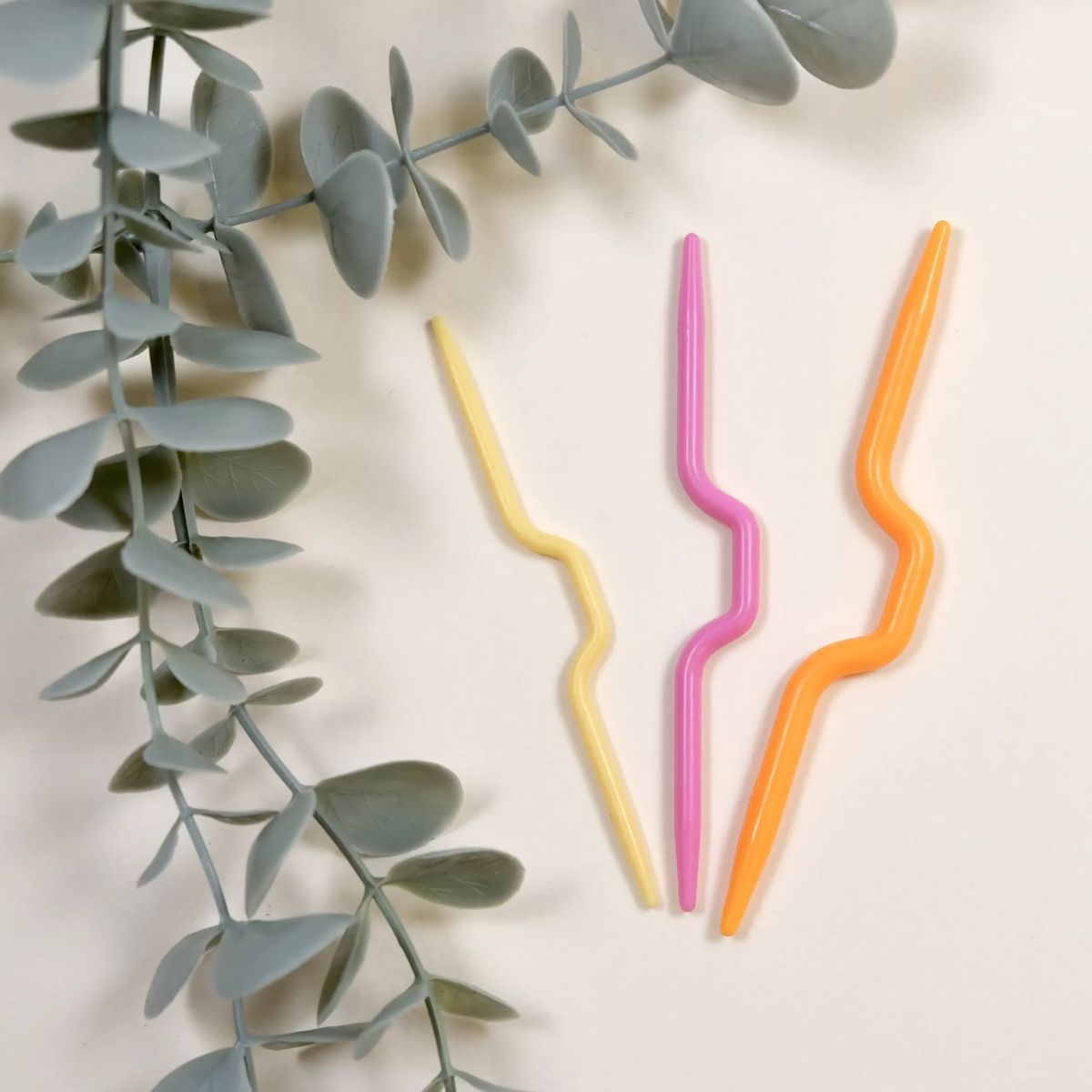 Flettepinner i plast- sett med 3 stk.