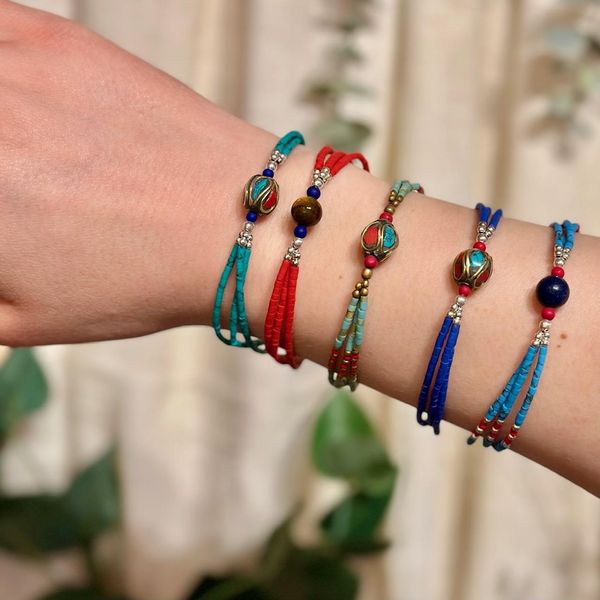 Hovedbilde Armbånd av ekte steiner-trippel ass.farger