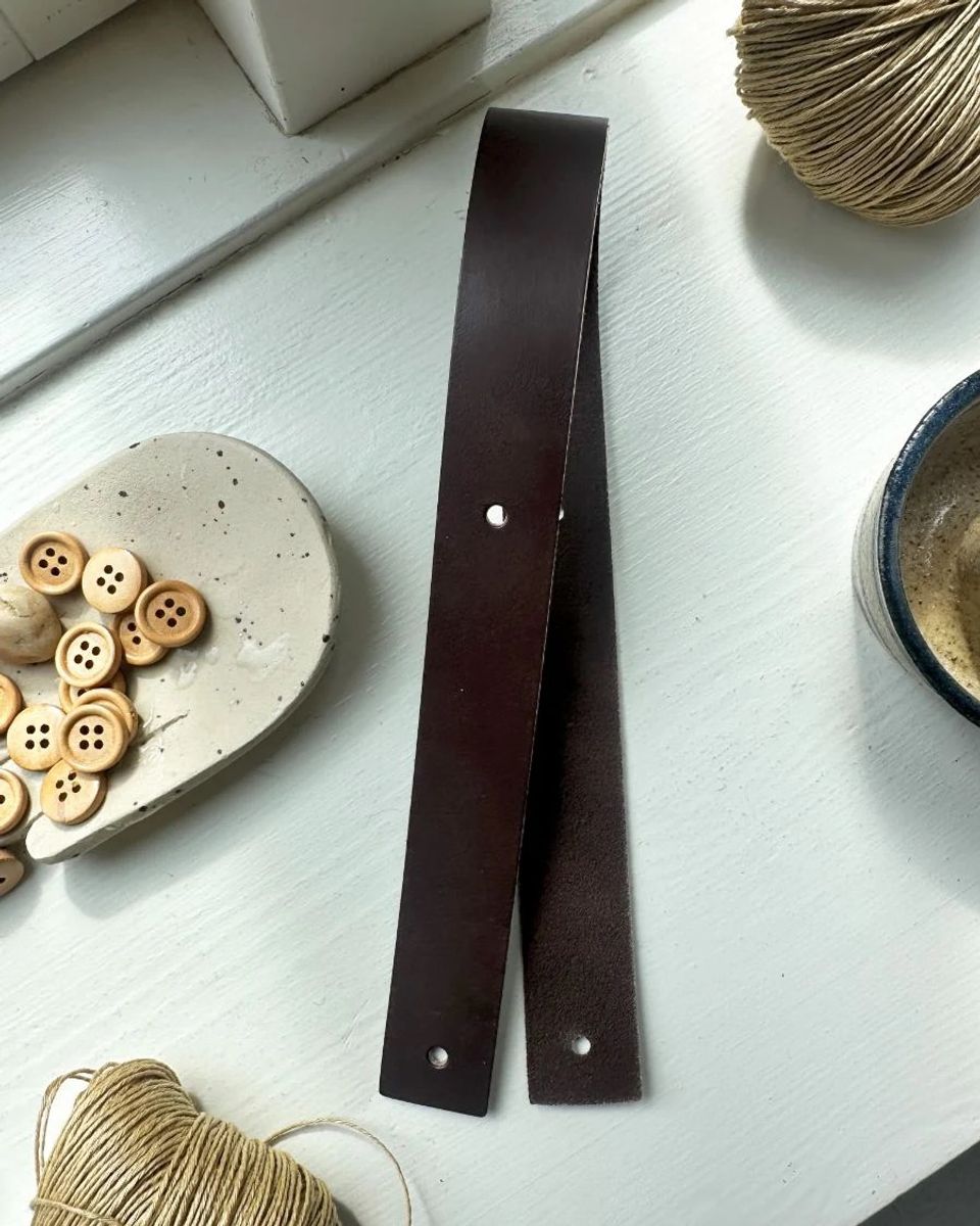 Lærreim til Juno bag, mørkebrun - PetiteKnit